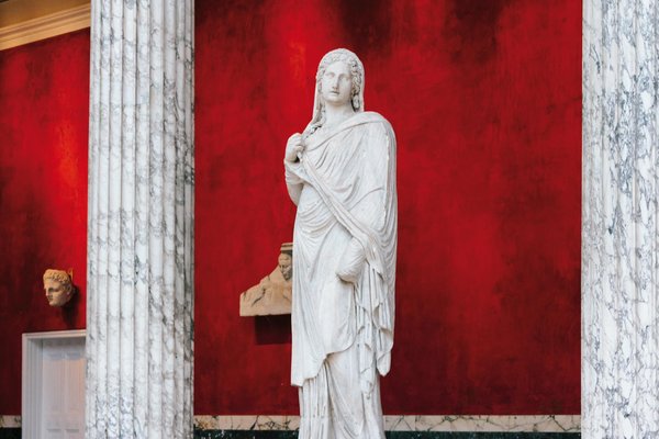 Les Femmes et l'Emploi : Défis Opportunités et Impact dans le Monde du Travail